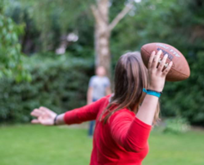 Christusgemeinde Peine Stederdorf | Freitags trifft sich eine Gruppe von Jugendlichen für etwa 2 Stunden, um gemeinsam zu speisen, eine kurze Andacht aus dem Wort Gottes zu hören und vor allem die gemeinsame Zeit zu genießen.